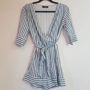 🐰 2/$25 Blue and White Striped Romper Pockets